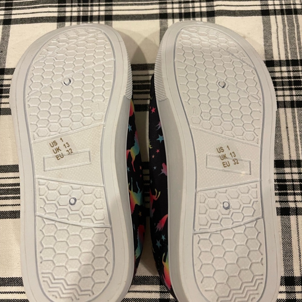 Fabkids Rainbow Unicorn Sneakers Size 1 - Picture 6 of 6